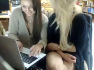 Φρέσκια βιβλιοθήκη δημόσιου σεξ