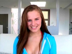 Annas sexuelle Reisen auf der Suche nach einem riesigen Schwanz, um