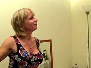 British Mamma Phat Wake Up Call, tunnetuin esittäjä