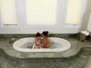 Dreier mit Gracie May Green und Tara Ashley