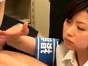 Kaunis viettelevä japanilainen tyttö panee