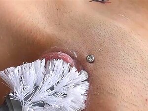 Brush 'n' Peitsche - -