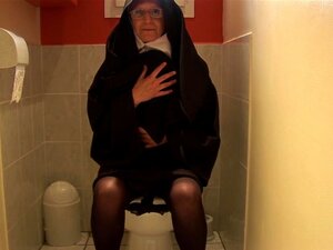 Alter Mann fickt die Hölle aus einer Nonne - Telsev