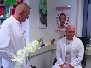 Врућа порно акција. Натали Хот има