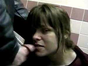 Amateur-Ehefrau-Geschichten zeigen ihre frechen Blowjob-Abenteuer,