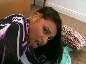 Iso perse mimmi sormettaa pilluaan samalla kun panee