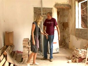 Gepiercte, busty deutsche Frau wird gefickt und bekommt ein Facial