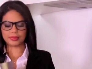 Schau dir Bootylicious Latina Skank Kesha Ortega Polishes Boss' Pecker