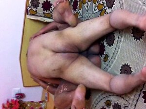 Mollige Ehefrau mit Internetfreund geteilt Teil 1. Indische Ehefrau in