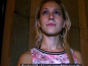 Плавуша добила сперму по лицу у јавној