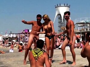 Nackte kerle am strand
