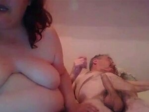 Opa mit Oma. Opa mit Amateur-Oma reift Oma