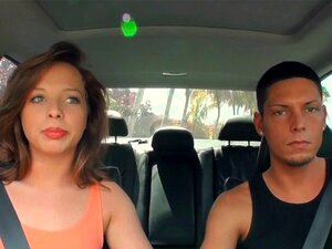 Herrliche Dreier-Unzucht. Versauter Dreier mit mutigen Babes und