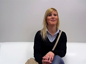 Unglaubliche blonde Martina: Eine Casting Couch Sensation