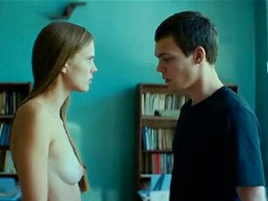 Aleksandra Revenko nackt - Muchenik 2016. Aleksandra Revenko ist hier