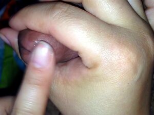 Wifey wichst ihn ab