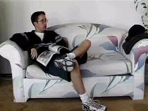 Nachbarsjunge fickt seine beste Freundin, reife Milf-Mama