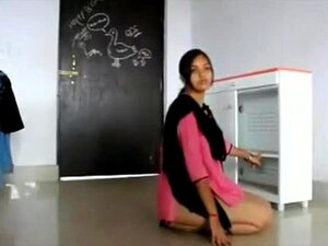 Nacktes indisches Mädchen Avantika mms Skandal