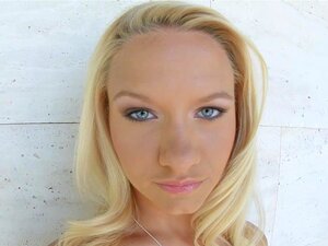 Astraffic-Blondine liebt Doggy-Style-Anal-Ficken