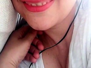 Türkische geile Hausfrau mit schönen Nippeln