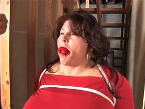 Elane & Betty dans Bondage,