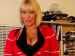 Reife Handjob-MILF zieht sich aus