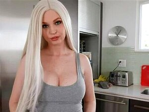 Guter Stiefsohn liefert großbusige Milf Astrid Star mit riesiger