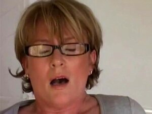 Она то ради сама. Она то ради сама