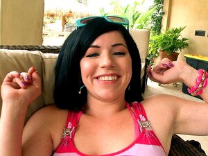 Milf und Amateur tauschen Sperma, nachdem sie..., Es gibt nichts