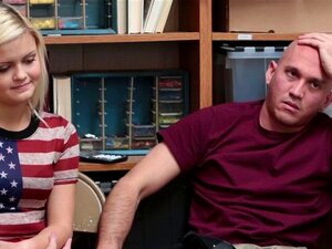 Schuldige Süße wird gefickt. Schuldige Süße wird gefickt und