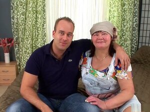 Unglaubliche Pornodarstellerin in heißesten Cumshots, brünetter