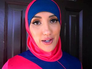 Arabische Ehefrau Mieter Chloe Amour macht einen Deal mit dem