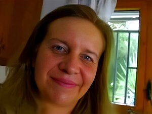 Καυτή Γαλλίδα μητριά γαμιέται στην