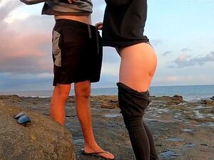 Sexig college-snygging får en CREAMPIE PÅ 1:A TINDER-DEJT -