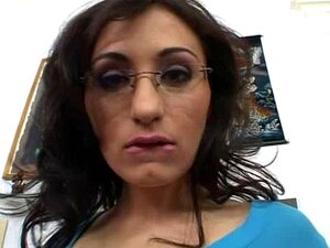 4Äugige DP-Schlampe Nora Davis