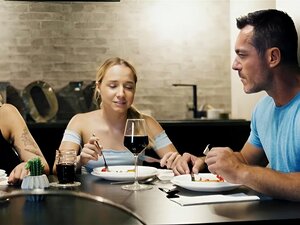 Ophelia Dust Stiefvater fickt ihre beste Freundin Mona Blue neben