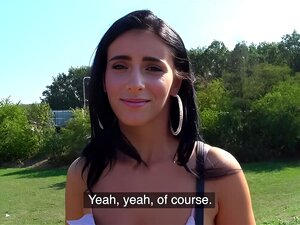 Die rumänische Hottie Nelly Kent Wird für einen leidenschaftlichen