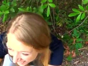 Wilder Blowjob von zwei heißen Mädels