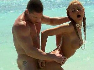 Blonde Babe Strandsex und Gesichtsbesamung