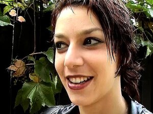 Französische Süße wird für Analsex aufgegabelt