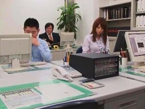 Verrücktes japanisches Model Akiho Yoshizawa in Exotischer Fingerei,