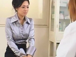 La calda e prosperosa giapponese Sora Aoi in un video di sesso medico