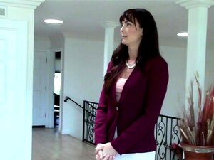PropertySex - MILF-Immobilienmaklerin fickt Kunden, der vorgibt, ein
