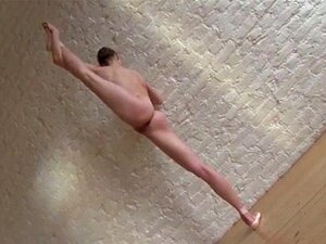 Nackte Tänzerin. Nackte Tänzerin