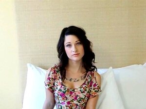 Süße probiert ein Musikvideo aus, aber es stellt sich heraus, dass