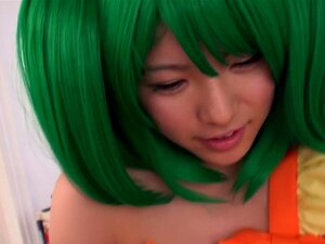 Cosplay-Convention wird unanständig,