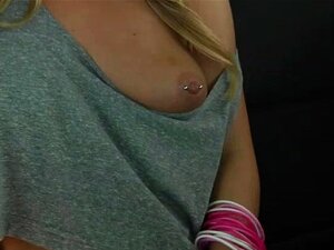 Schöne Babe Carter Cruise wird in den Arsch gefickt und bekommt eine