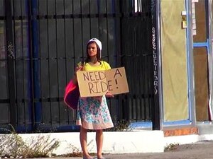 Süße gestrandete Muschi wird für ein besonderes Angebot