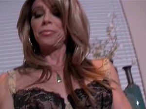 Jasmine Jewels Shemale mit Milch, die große Titten anal aber anal