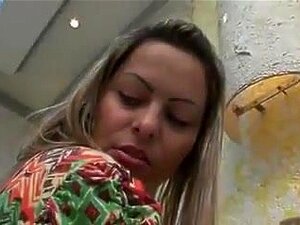 Sie macht es zu einem analen buzz,